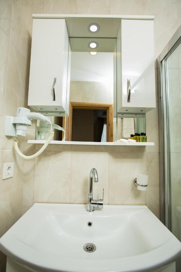 Honey Hostel Istanbul Exterior photo
