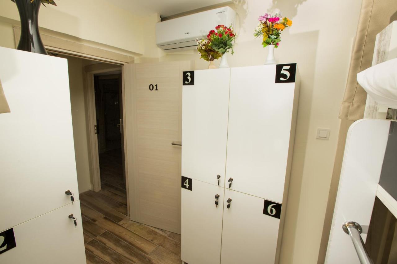Honey Hostel Istanbul Exterior photo