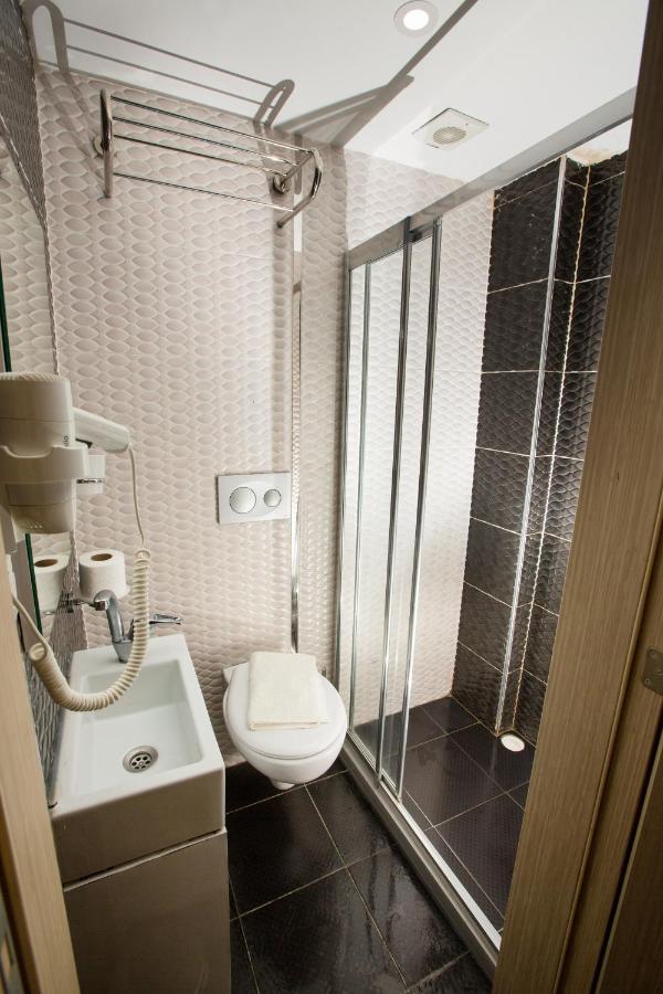 Honey Hostel Istanbul Exterior photo